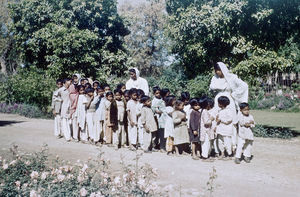 Pakistan, Den nordvestlige grænseprovins (NWFP). Skolebørn med lokale lærere