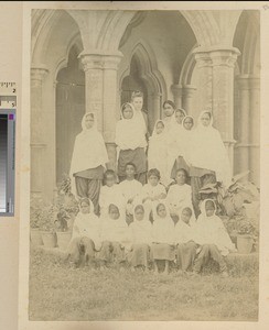 Miss Plumb and school children, Sialkot, ca.1900