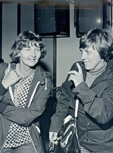 Lisbeth Andreasen (right) and Helene Olesen (left) arriving to Kastrup from Ethiopia, 26/07/197