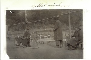 Preparing threads for weaving