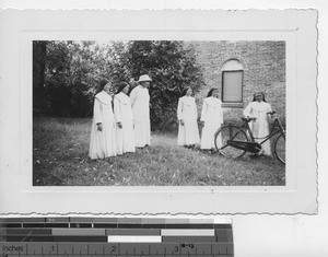 Fr. Regan and Sisters at Guilin, China, 1947