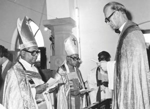 ALC, Tamil Nadu, South India. Bishop Thorkild Græsholt, the DMS Board Director, consecrates Bis