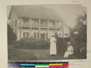 Deaconesses in the garden, Mangarivotra, Ambohipiantrana, Antsirabe, Madagascar, 1915-12-22