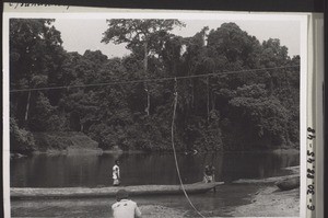 A canoe on the Mongo River close to the ferry