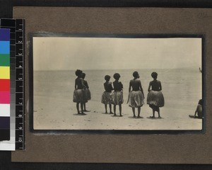 Group of women on beach, Mailu, Papua New Guinea, ca.1905