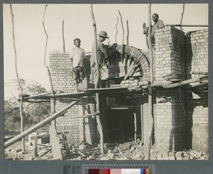 Construction on Mwenzo church, Malawi, ca.1914