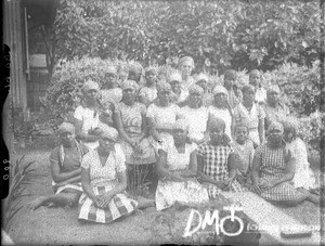 African girls, Mozambique, ca. 1896-1911