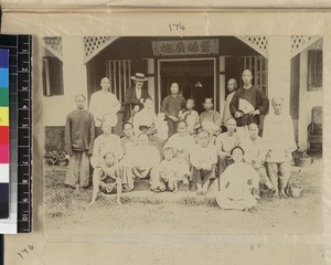 Dr John Cross and patients, Yongchun, Fujian Province, China, ca. 1897