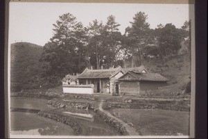 Tempel in Kui san wiu (Lyungwo). Die Leute heissen ihn nur den Tempel des 'grossen Geistes