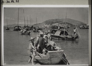 Dschunken, Flussboote im Hafengebiet v. Hongkong