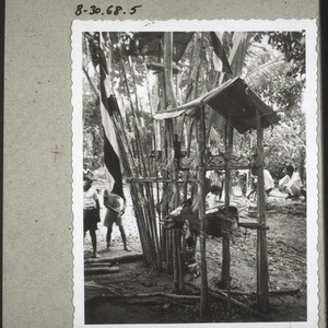 Little house for offerings, and behind Sangkavajah