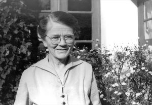 Lægemissionær Lydia Johanne Marie Herlufsen, Indien. Sprogstudier i Bangalore 1937-1938. Missionshospitalet i Tirukoilur 1939-1942. Kotagiri Medical Fellowship 1942-1974