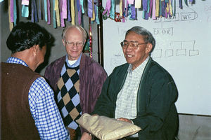 Dhaka, Bangladesh, 2002. Deputy Secretary General of Danmission, Jørgen Nørgaard Pedersen, dele