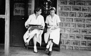 Dr. Jeffrey and dr. Elise Fenger Bache at Kotgiri Medical Fellowship hospital 1952