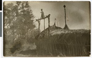 Burial hut and memorial for a deceased Qualu, Ethiopia, 1929