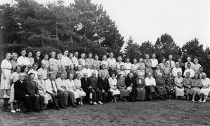 Missionaries and home workers gathered to retreat on Jomsborg. 1947