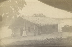 A wooden building in an out-station of Wômbolia