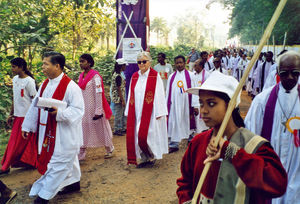 Nordindien. Fra 50 års jubilæum i NELC, november 2000. Jubilæums procession i Dumka. Provst Lis Rechendorff ses i midten