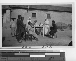 Sisters treating the sick at Chiulichuang , China, 1939