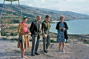 Besøg på Børnehjemmet Fuglereden i Libanon i 1967. Fra venstre Anne Lise Jensen (Hunter) Marius Borch Jensen (DMS) Leif Munksgaard (KMA) og Signe Jung (Hedemand) DMS