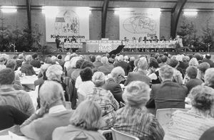 DMS landsmøde 1983 Kolding. del af deltagerne med udsigt mod panel og talerstol