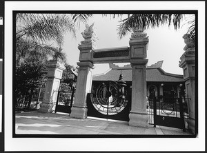 Entrance gate to Chua Duc Vien Pagoda, or Perfect Harmony Temple, San Jose, California, 2002