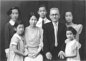 Florence Ahn, her parents, brother and sisters