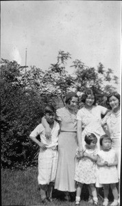 Richard and Selma Hahn, Soon Bohk Hur, two other women and another girl