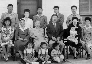 Sidai and Yong Suk (Park) Hahn and family