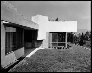 Exterior view of the Victoria Mc Almon(Macalmon) Residence, Los Angeles, 1935