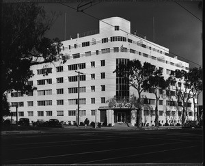 General view of the Shangri-La Hotel, Santa Monica, ca.1940