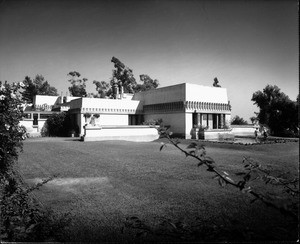 Exterior view of the Hollyhock House, Los Angeles, 1921