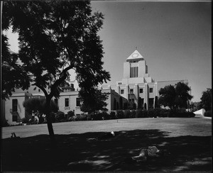 Los Angeles Central Public Library showing a huge lawn in front of it, Los Angeles, after 1926