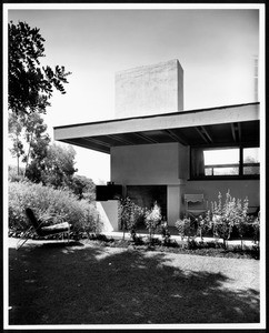 Exterior view of the Druckman House, Los Angeles, 1941