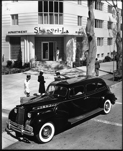 Main entrance to the Shangri-La Hotel, Santa Monica, ca.1940