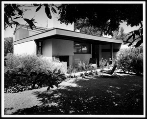 Exterior view of the Druckman House, Los Angeles, 1941