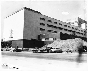 New Los Angeles County Courthouse undergoing construction at First Street and Hill Street in the Civic Center of Downtown Los Angeles, 1957