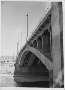 A side view of the 75% completed Aliso Street viaduct, 1943