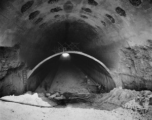 Five construction works just inside portal of Forbes Broadway Tunnel