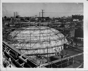 Nyssa building under construction, Los Angeles, 1943