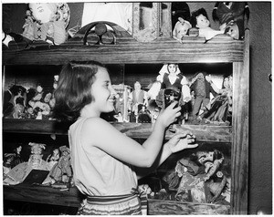 Dolls collection (133 South Edinburgh Avenue, Los Angeles, 1953