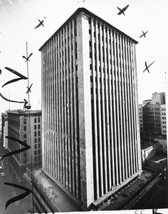 California Bank building, 5th & Spring St., Los Angeles, 1959 — Calisphere