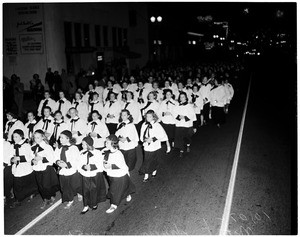 Christmas, Santa Monica nativity parade down Wilshire Boulevard, 1953