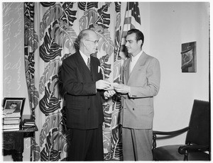 Examiner hero award, 1952