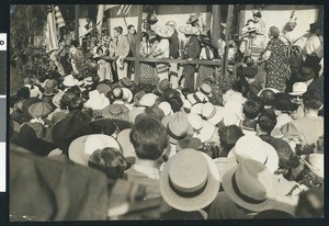 William Farnham addressing crowd at Olvera St., Los Angeles, 1938