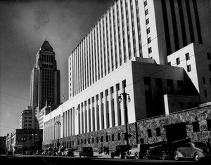 Federal building with Los Angeles City Hall in the background, 1940