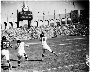 Los Angeles Rams versus Chicago Bears football, 1958