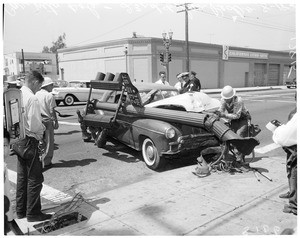 Car into pole at 23rd Street and San Pedro Street, 1960