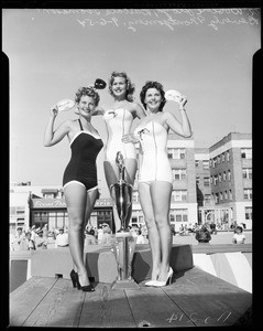 Miss Bay Beach Beauty Contest, 1954