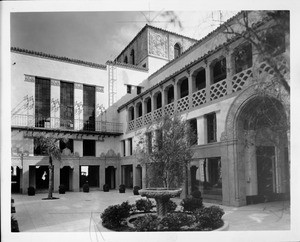 McKinley Building, northwest corner Wilshire & Oxford St., Los Angeles, 1927